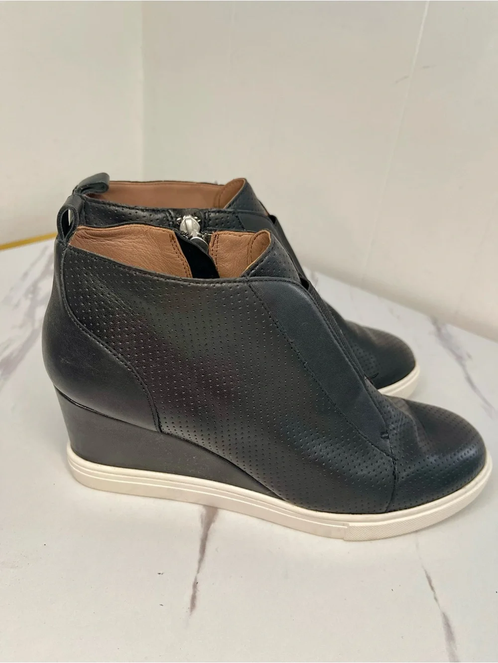 Linea Paolo Shoes Womens 7 M Black Anna Leather Wedge Ankle Boot Zip Comfort